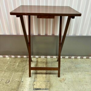 Petite table pliante en bois – compacte et pratique