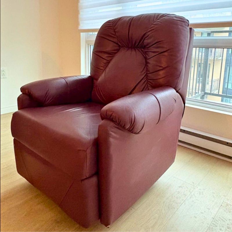 Fauteuil inclinable en cuir usagé – confortable