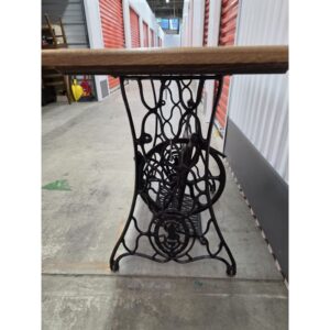 Table console Singer antique avec base en fonte